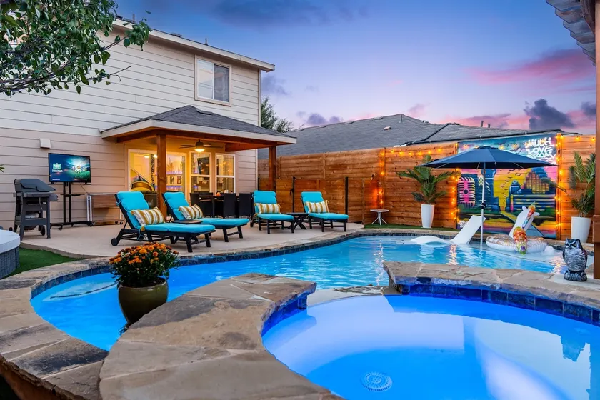 Luxury Pool & Spa Oasis | 5mi to Downtown ATX - Image 1