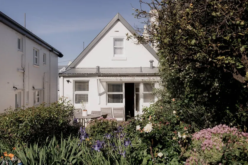 Kelly Street Cottage in Historic Battery Point - Image 1