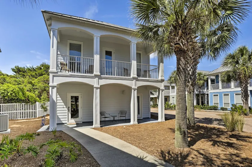 Spacious Miramar Beach Cottage w/ Beach Access! - Image 1