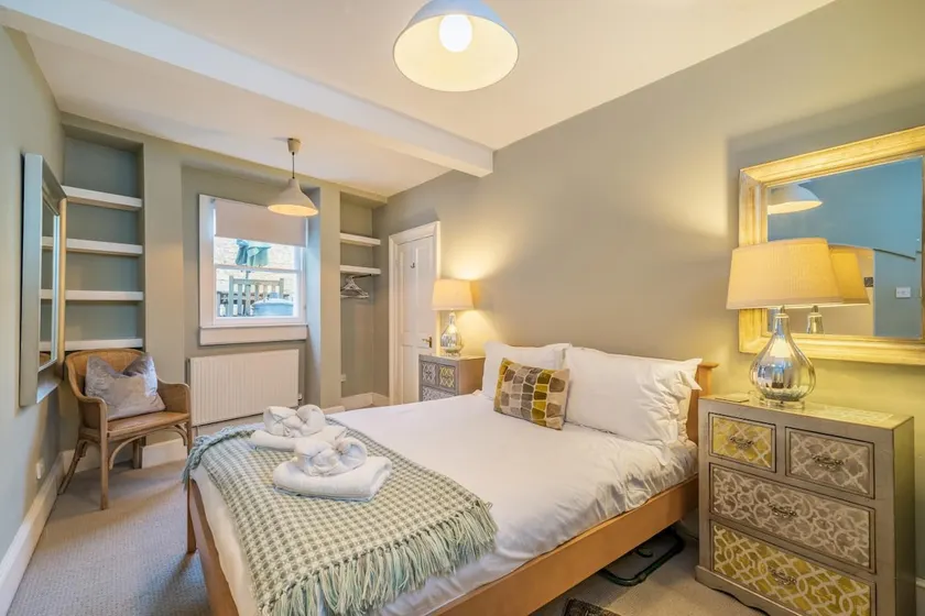 3 Bed in Bath oc-bhr26 - Image 1