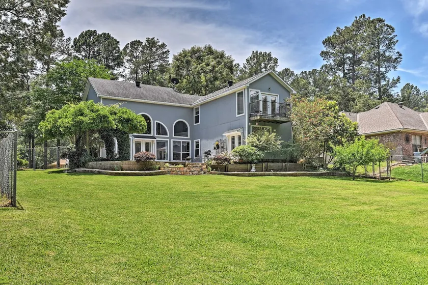 Lakefront Benton Home - 25 minuter till Shreveport - Image 1