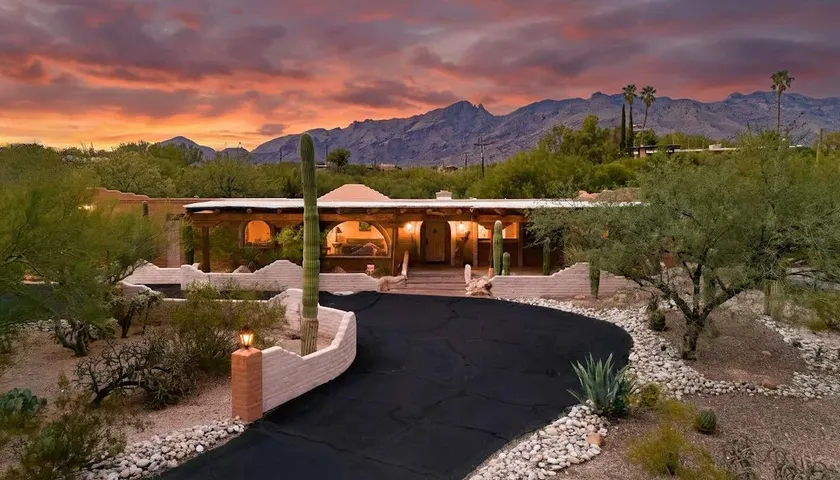Quintessential Tucson Foothills Retreat with pool - Image 1