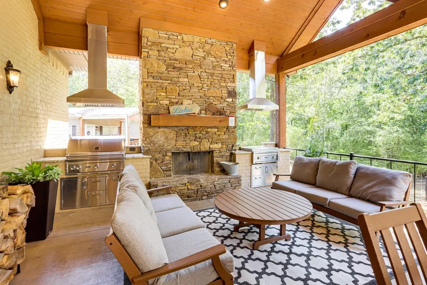 Upscale Gem w/ 2 Boat Slips on Greers Ferry Lake - Image 1