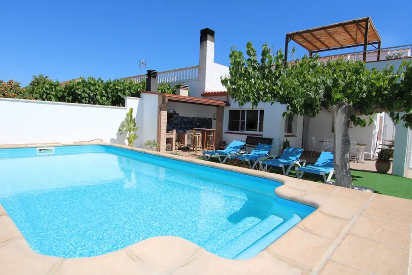 CASA NOELIA, Ideal fuer Ihren Urlaub am Meer, Witi gratis, optionale Klimaanlage, Privatpool, Hunde erlaubt, Hundestrand - Image 1