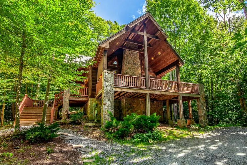 3BR, 2BA Luxury Cabin auf Beech Mountain, Whirlpool, in der Nähe von Beech Mountain Ski Resort - Image 1