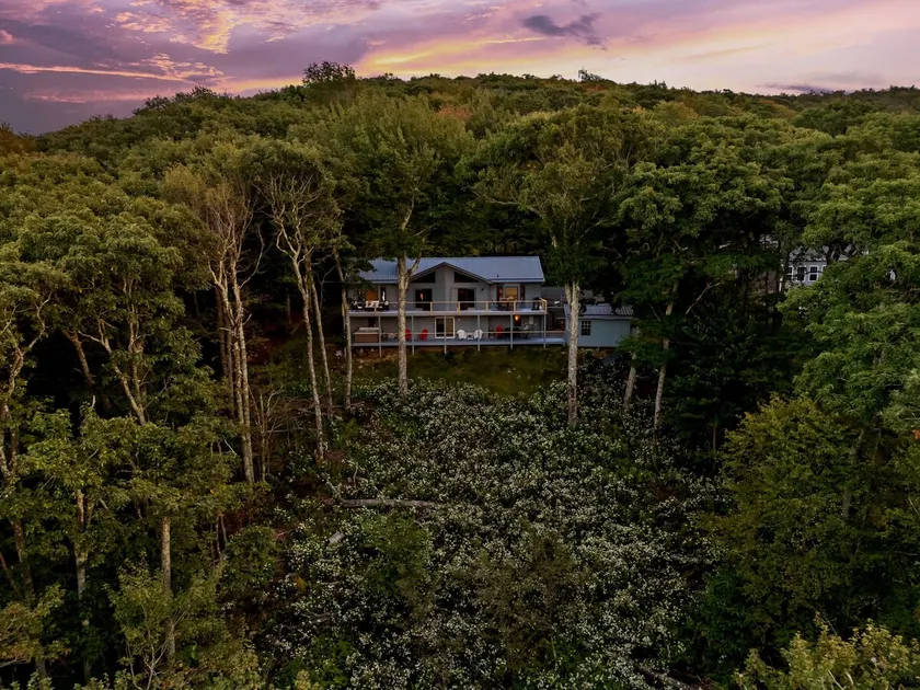 Longview Lodge: 4BR Boone Cabin w/ Sauna, Hot Tub, Pool Table & Incredible Views! - Image 1