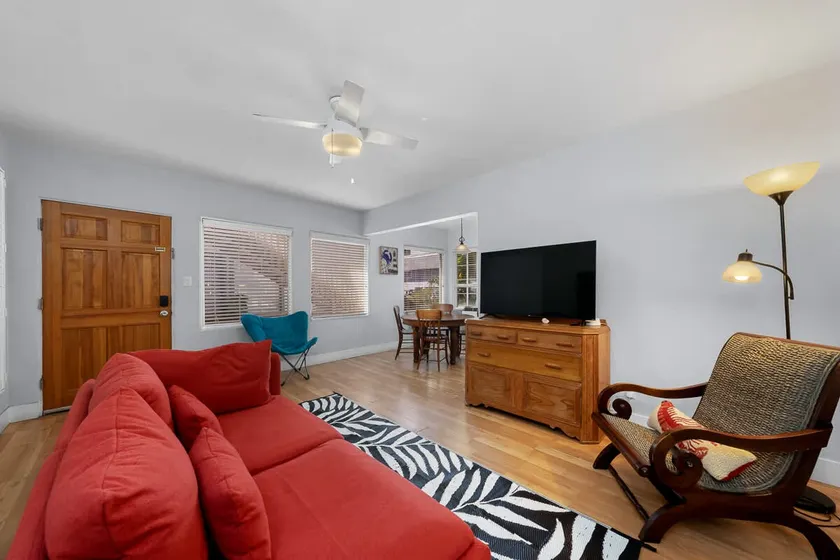 Whiting- 723 · Adorable Mission Beach Bungalow~Steps to Sand - Image 1