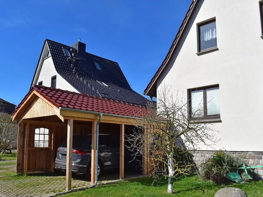 Cozy Apartment with Garden - Image 1