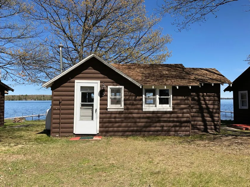 Lakeside Cabins - Cabin # 6 - Image 1