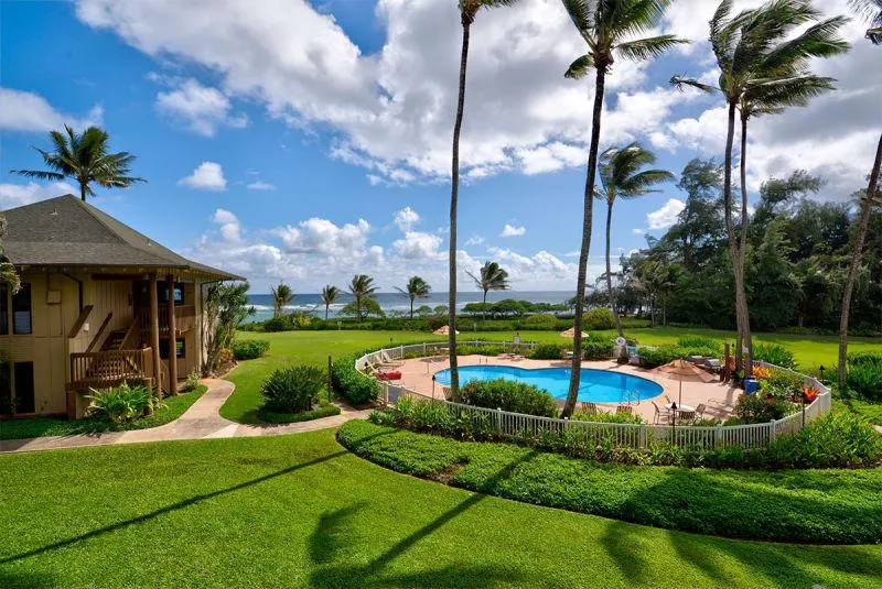 Waterfront condo w/ lanai on Royal Coconut Coast - Image 1