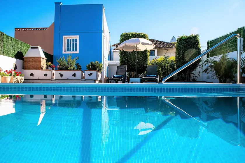 My grandmother's house with a heated pool - Image 1