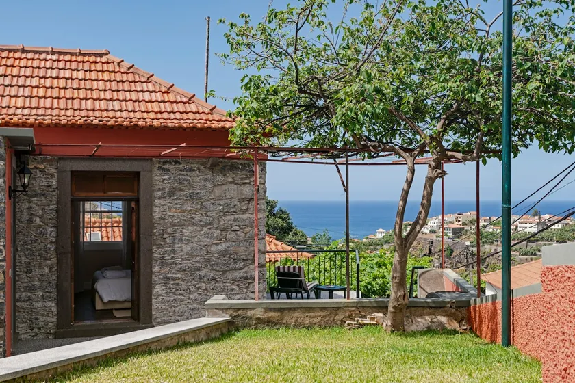 Cottage adapté aux familles avec jardin, terrasse et barbecue | Vue mer | Parfait pour le travail à distance - Image 1