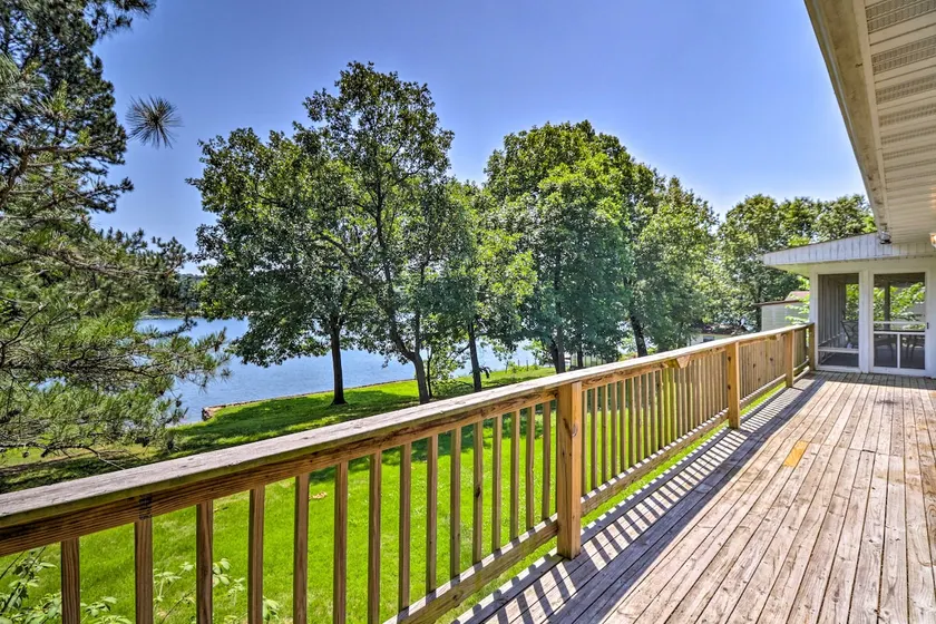 Lake House in Horseshoe Bend Near Ozark Forest! - Image 1