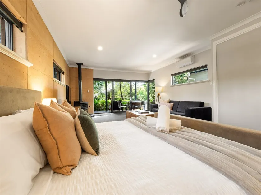 Aroha Studio Riverside indulgent retreat - Image 1