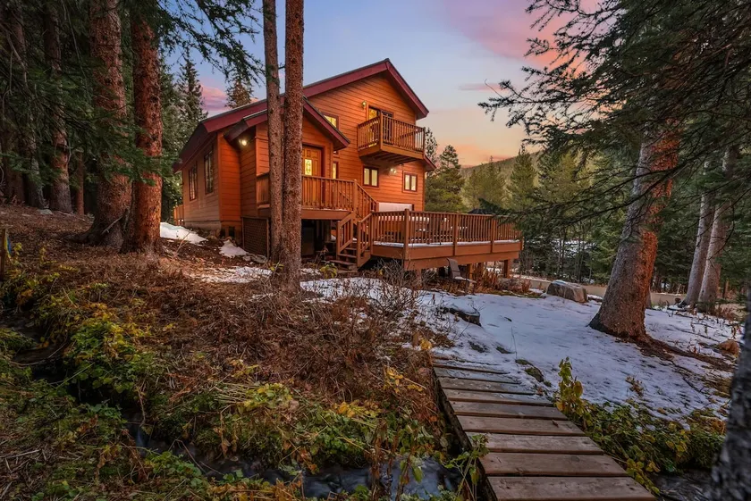 Brookside House: Hot Tub, Pool table, Views & Seclusion! - Image 1