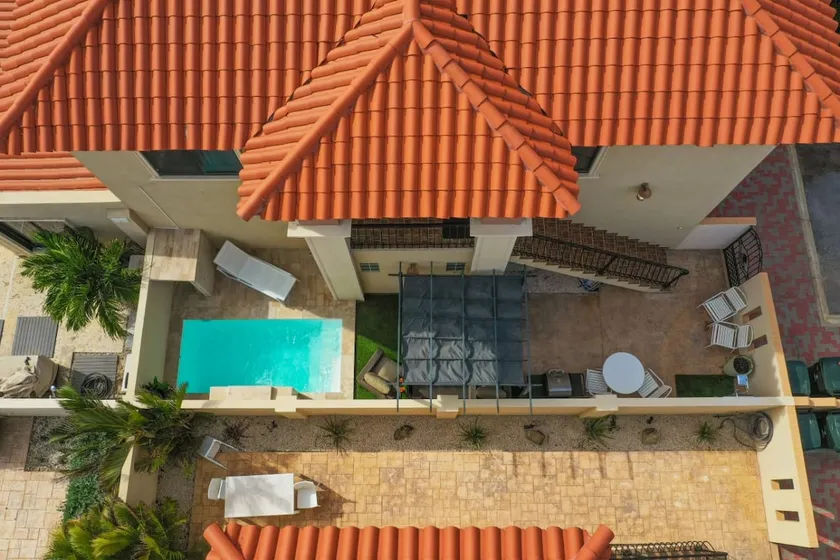 Luxury Apartment in Malmok, Aruba - Image 1