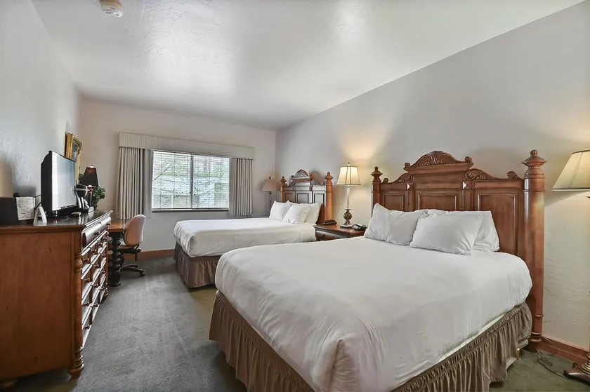 Mtn Villa Retreat~Hot Spring, Skiing & Park City Villa 2016 - Image 1