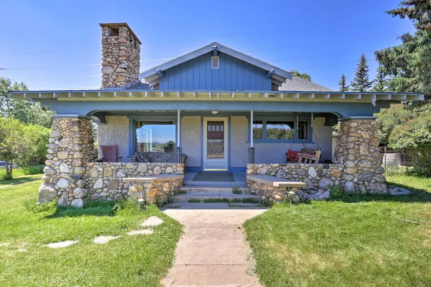 Walk to Downtown: Custer Retreat w/ Fire Pit! - Image 1