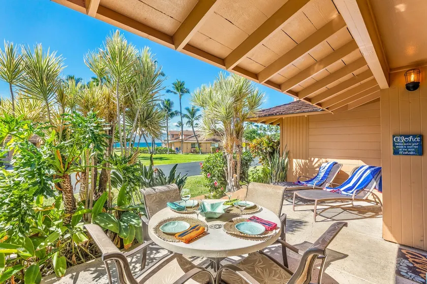 129-2 Opdateret Oceanview Retreat i Puamana - Image 1