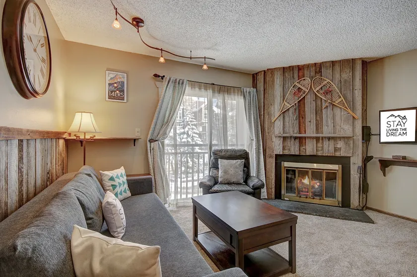 Dtown Pet Friendly Getaway Steps to Everything! - Image 1