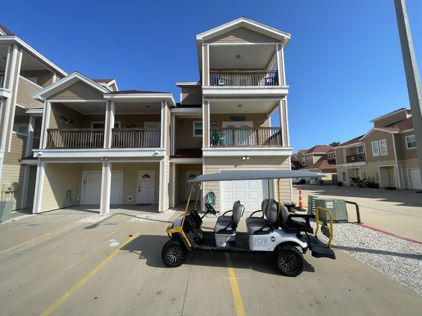 Just Beachy | Pet Friendly, Golf Cart, Pool Access - Image 1
