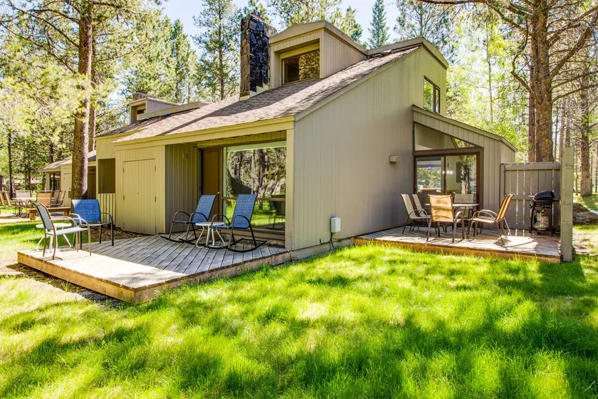MEAD04 - Short Walk to Village, Hot Tub, Gas Fireplace, Dog Friendly, Bikes - Image 1