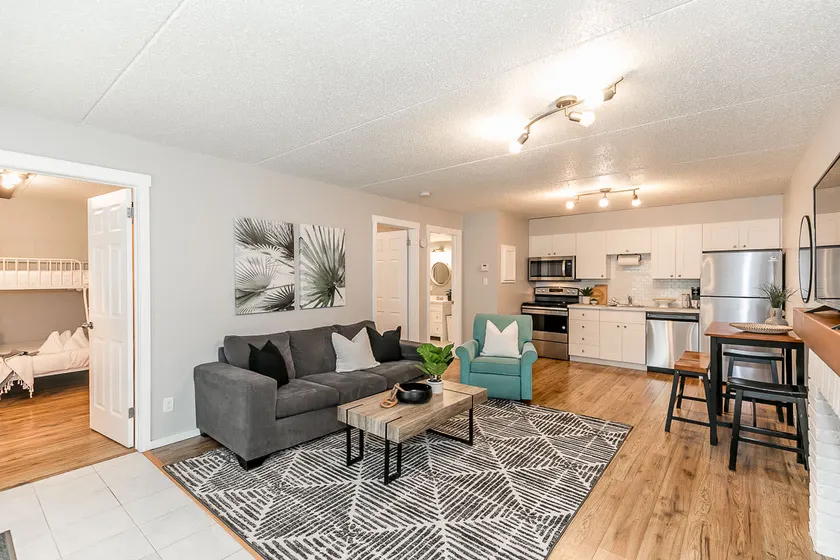South Wind - Modern Condo in Collingwood - Sleep 5 - Image 1