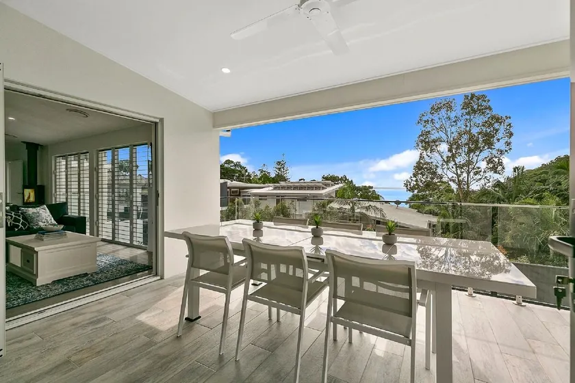 Vistas al mar, vida de lujo en Noosa Heads - Unidad 2/13 Angler Street - Image 1