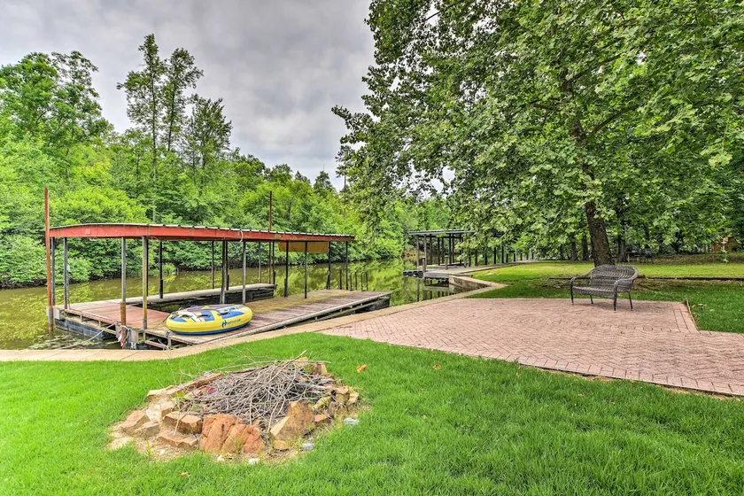 Private Deck & Dock: Home on Lake Hamilton! - Image 1