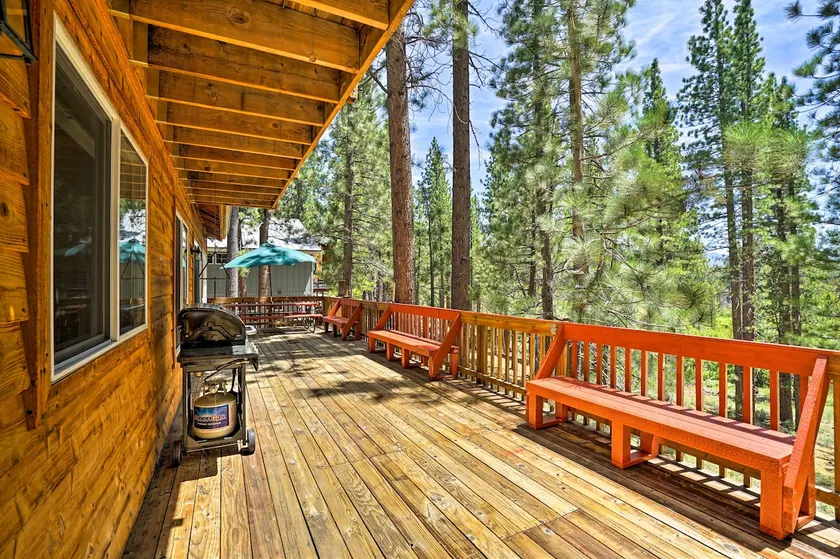 4 Mi to Heavenly: Home w/ Deck in South Lake Tahoe - Image 1