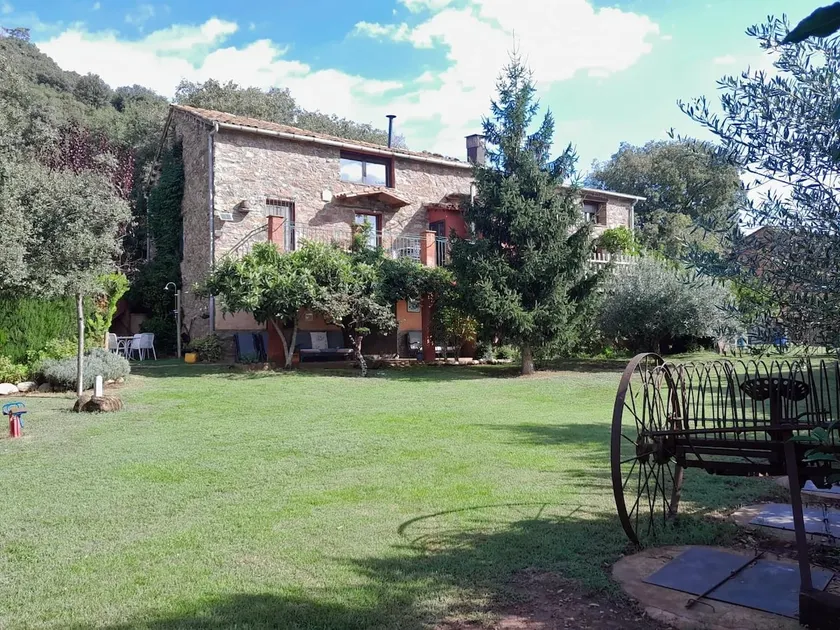 Mountain cottage with barbecue and private pool. - Image 1