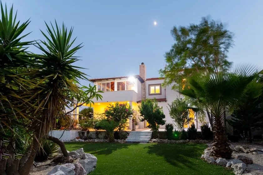 Nicole's garden villa - Image 1