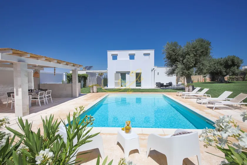 TD Villa Patrizia Pool Alfresco Kitchen - Image 1