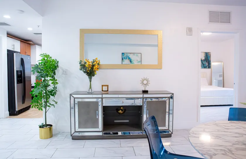 Amazing 2BR APT @Brickell, Free Parking - Image 1