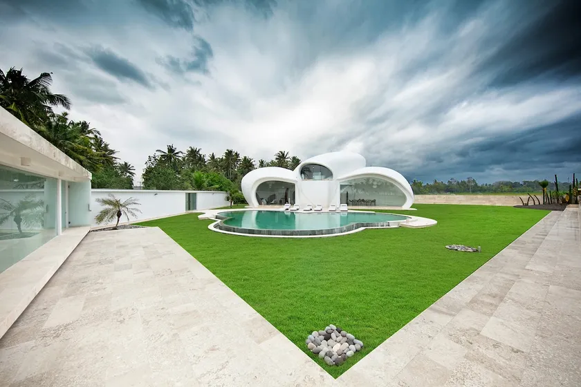 The Cloud Beachfront Villa Tabanan - Image 1