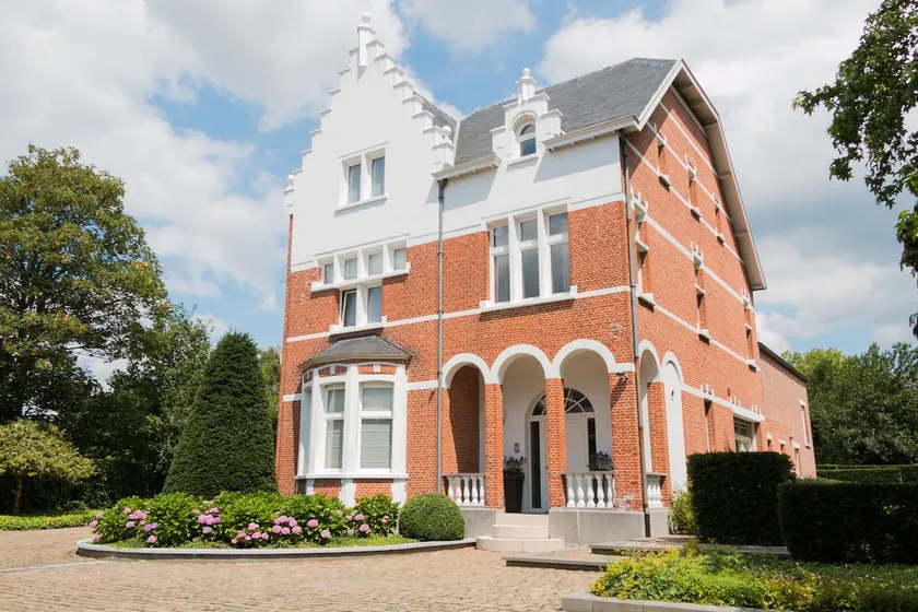 Beautifully Renovated Villa From 1925, Fully - Image 1