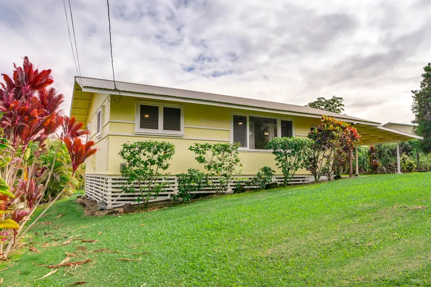 Charming Historic Hilo House – Minutes to Beach! - Image 1