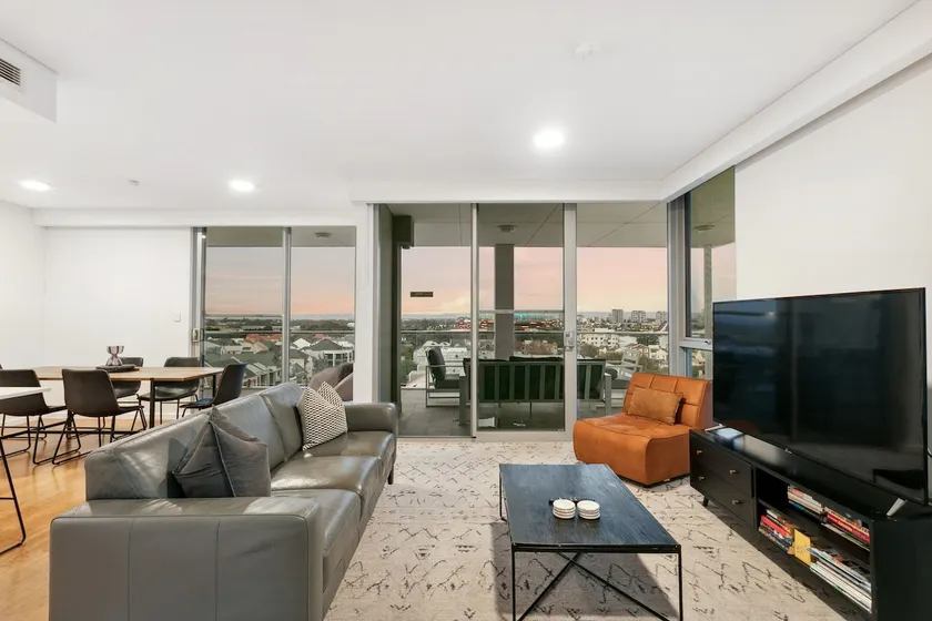 Penthouse Amazing Views Walk to River - Image 1