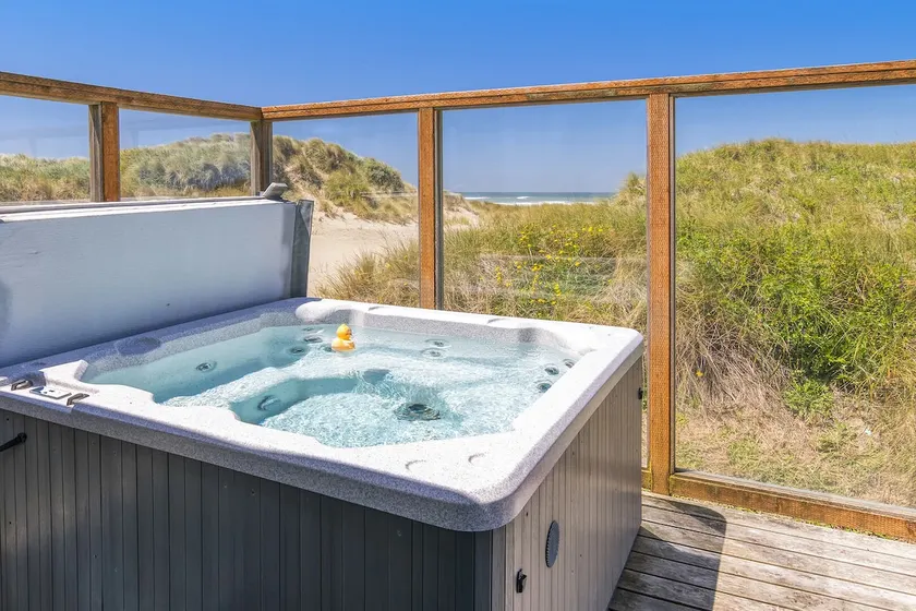 Ocean Front! Hot Tub! Dogs OK! ~ Sunrise Surprise - Image 1