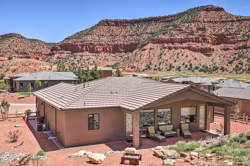 Day Trip to Zion: Home w/ Fire Pit & Pool Access - Image 1