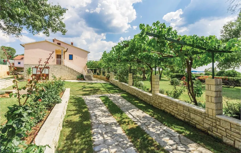 2 Bedroom Amazing Apartment In Kanfanar - Image 1
