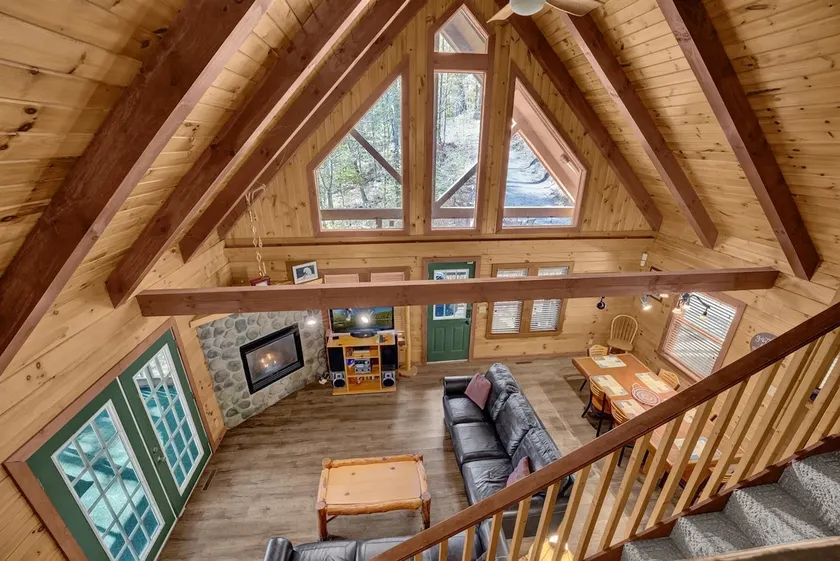 Chickadee Cabin (Hocking Hills area) - Image 1