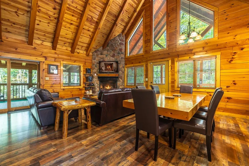 Cardinal Cabin (Hocking Hills area) - Image 1