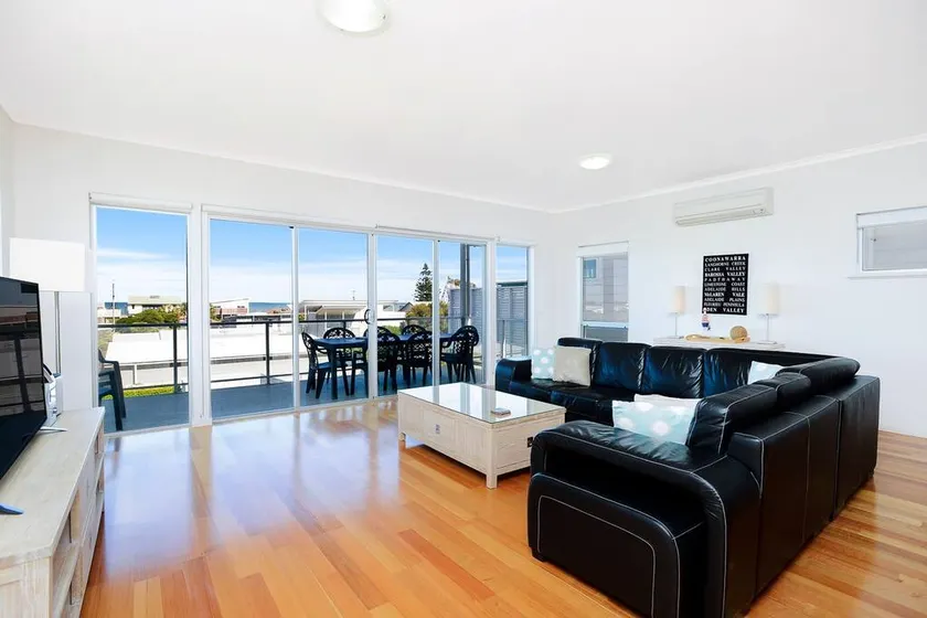 Heroes Rest - Family Beachside Living with Firepit - Image 1