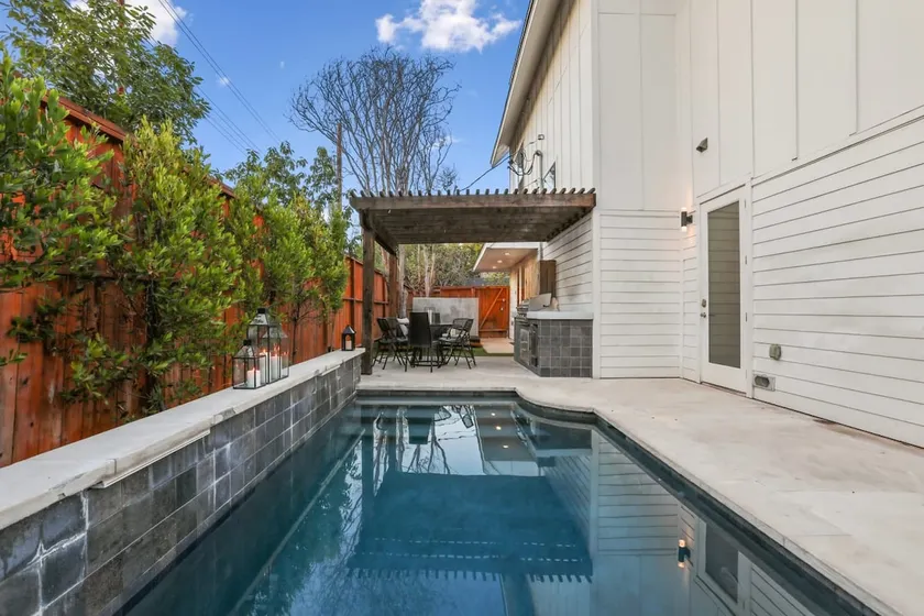 Luxe 8BR Austin Combo | Pool, Grill & Rooftop Deck - Image 1