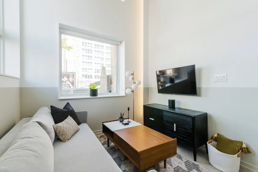 Abode XS House 1 Bedroom with 20' Ceilings - Image 1