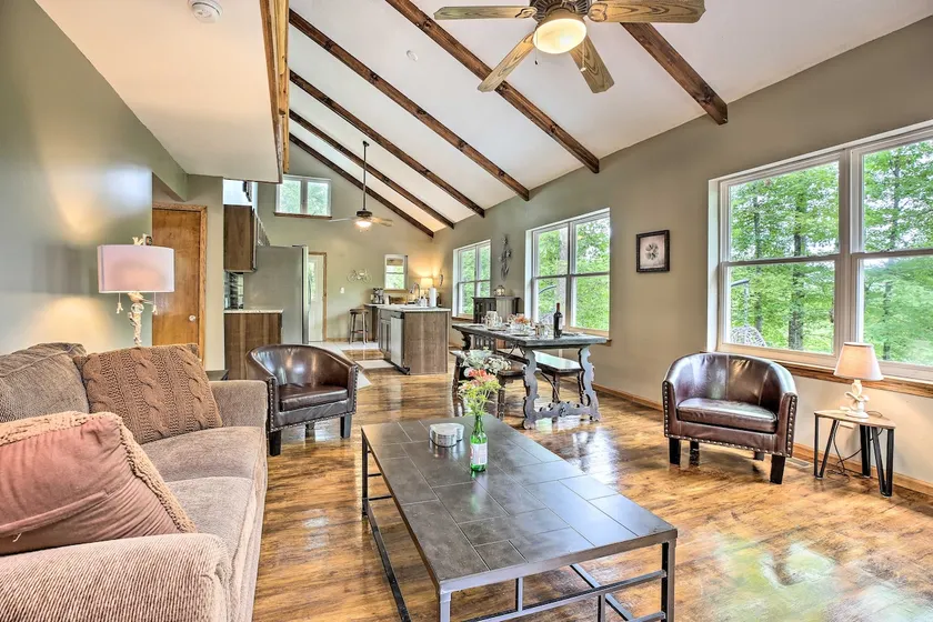 Hike & Zip-Line: Red River Gorge Cabin w/ Hot Tub! - Image 1