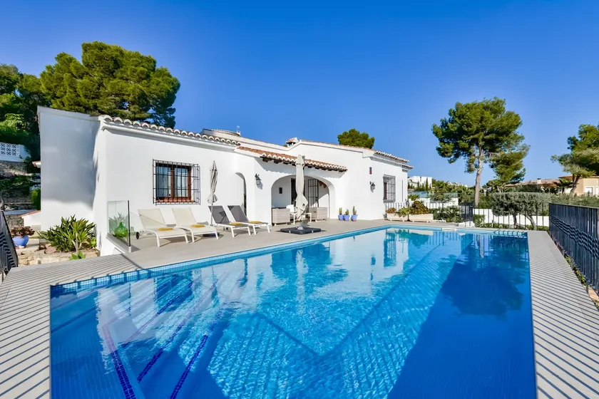 OLGA - Välkomnande och smakfull villa med privat pool och GRATIS WIFI för 7 personer. - Image 1