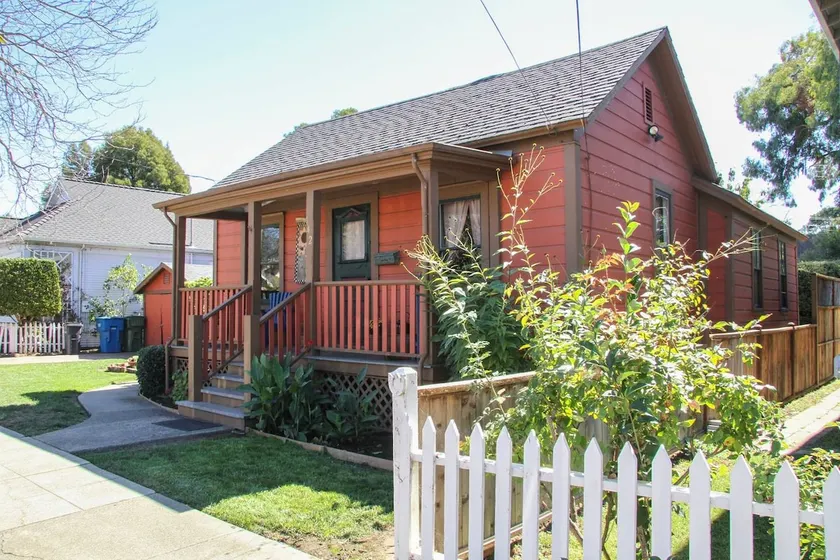 Historic Santa Rosa Cottage - Image 1