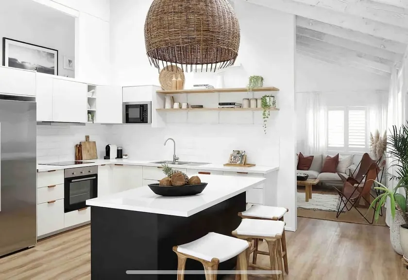 The Lodge Noosa ~ Coastal Luxe in Noosas Heart - Image 1
